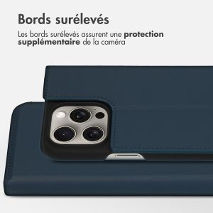 Accezz Étui de téléphone Slim Folio en cuir de qualité supérieure iPhone 15 Pro Max - Bleu foncé