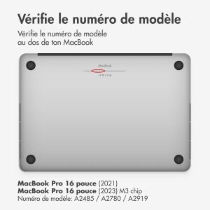 Selencia Coque en velours MacBook Pro 16 pouces (2021) / Pro 16 pouces (2023) M3 chip - A2485 / A2780 / A2919 - Rouge foncé