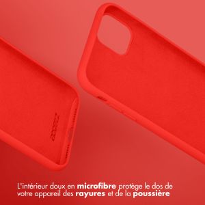 Accezz Coque Liquid Silicone iPhone 15 Pro - Rouge