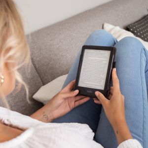 iMoshion Étui de liseuse en cuir végan Amazon Kindle Oasis 3 - Noir