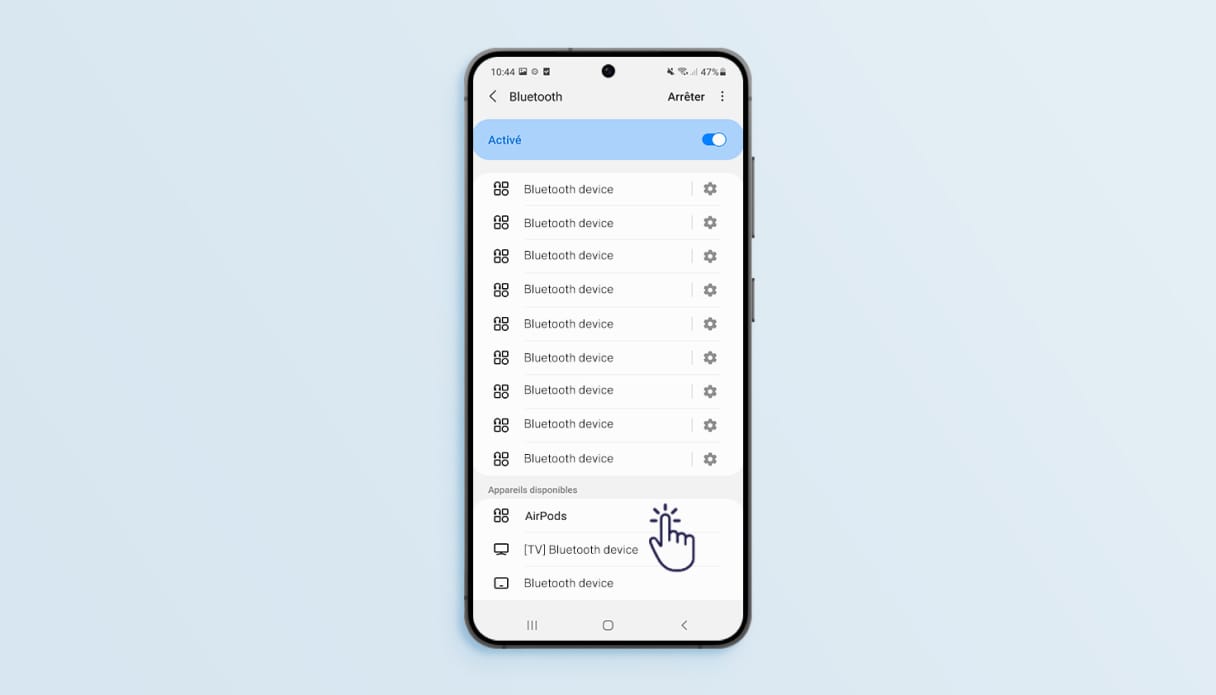 Instructions de recherche pour connecter le Samsung aux AirPods d'Apple.