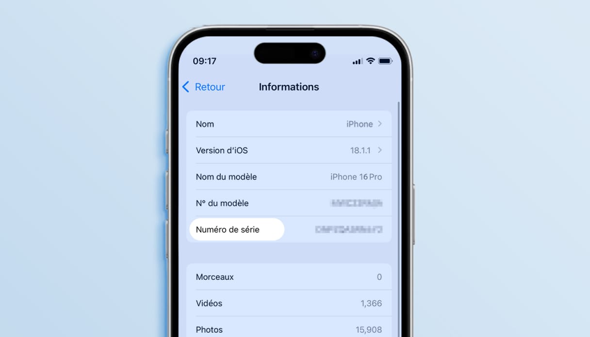 Écran d'iPhone avec une explication sur la façon de trouver le numéro de série via les réglages.