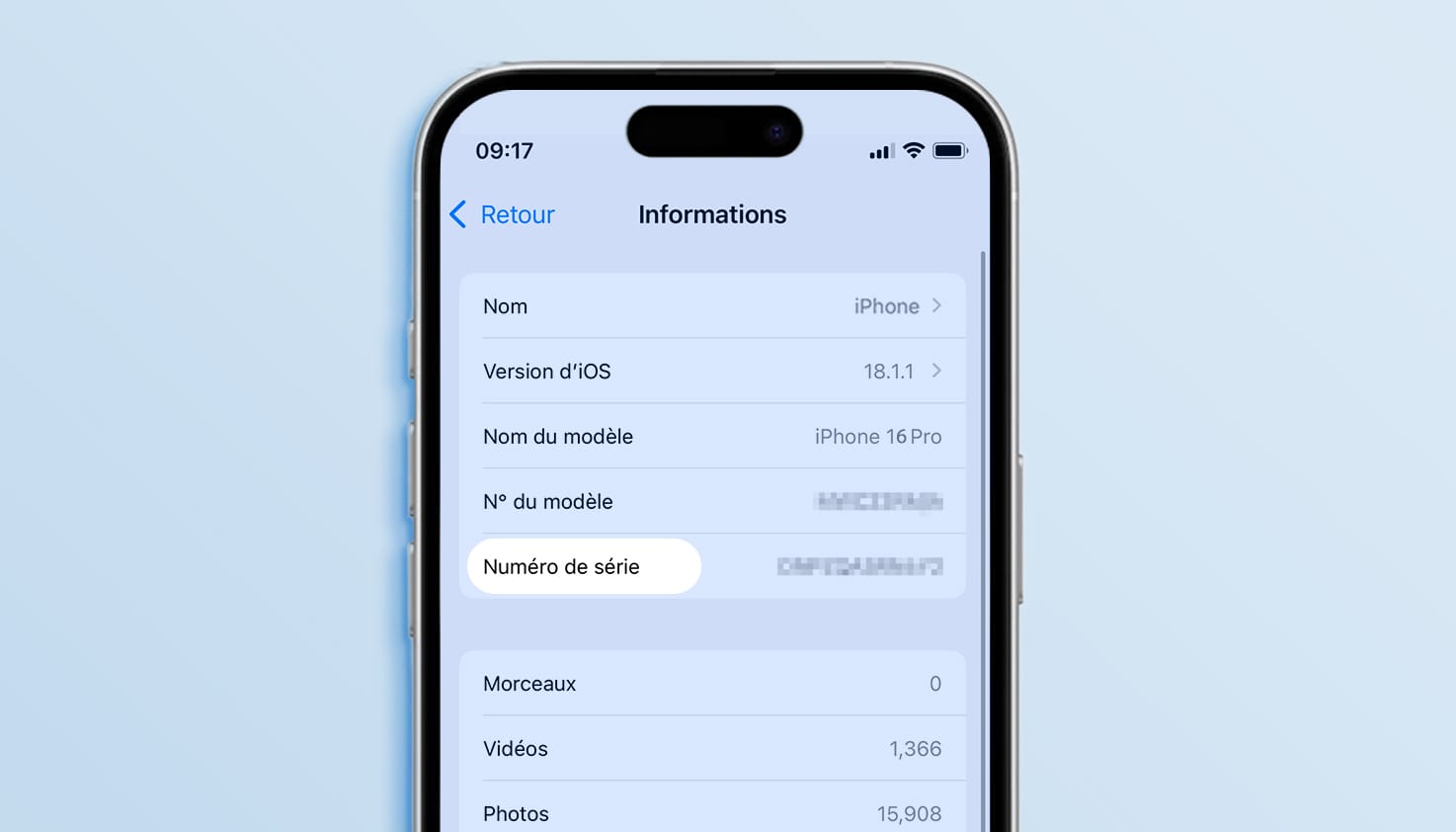 Écran d'iPhone avec une explication sur la façon de trouver le numéro de série via les réglages.