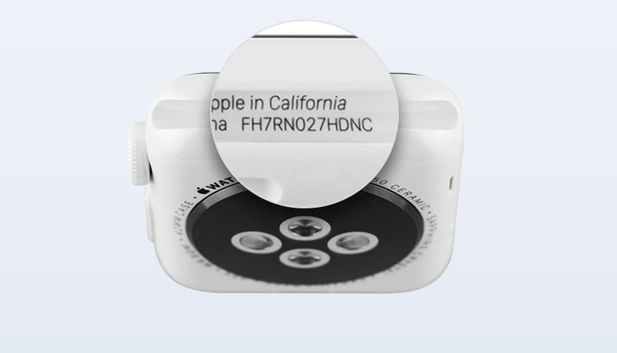Photo claire d’une Apple Watch montrant où trouver le numéro de série sur le boîtier.