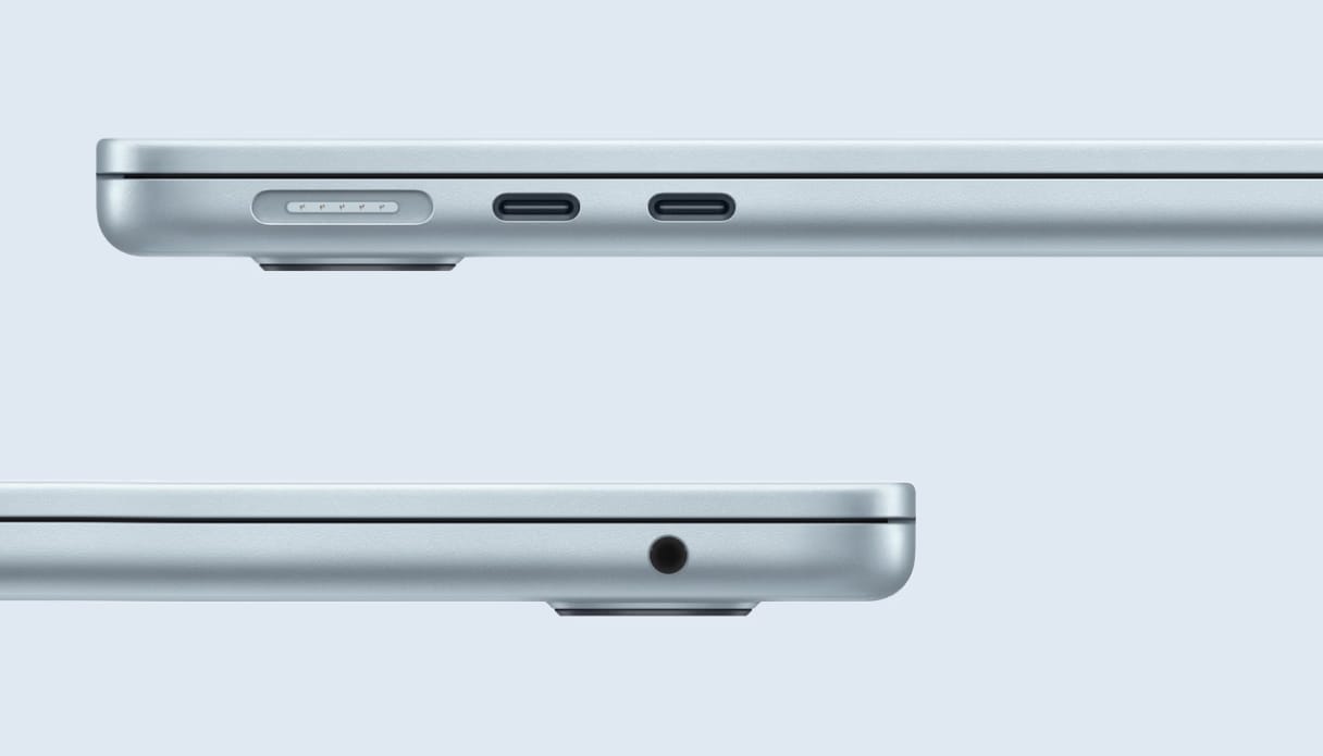 Un MacBook vu sous deux angles diff&eacute;rents avec des connecteurs vari&eacute;s.